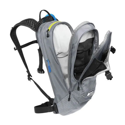 Stretch Overflow Pocket: Quickly stash or shed an extra layer