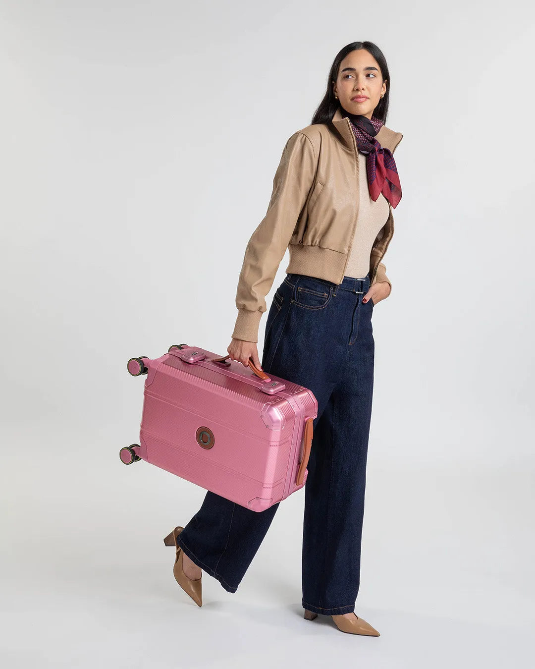 Delsey Alu'r cabin suitcase lifestyle, pink