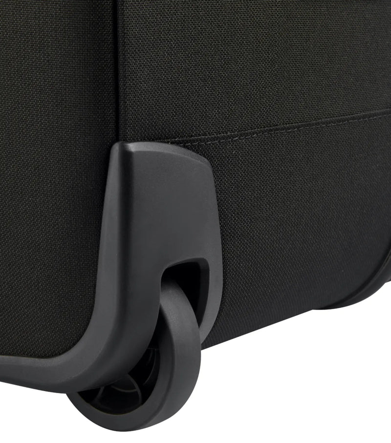 Two wheels for easy manoeuvrability