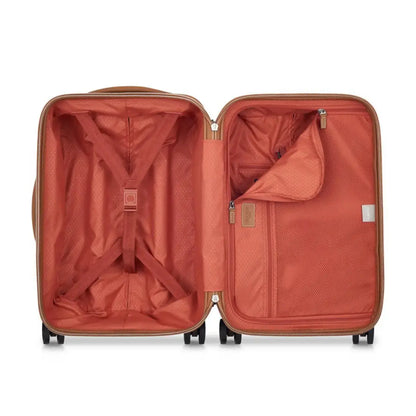 Two sets of straps and one zippered divider