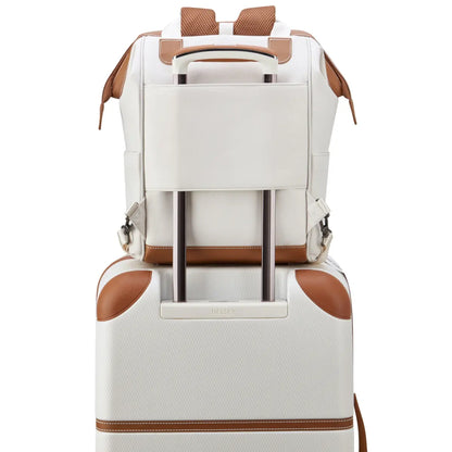 Smart sleeve for easy attachment to suitcase handle (luggage for display purpose only)