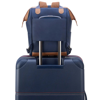 Smart sleeve for easy attachment to suitcase handle (luggage for display purpose only)