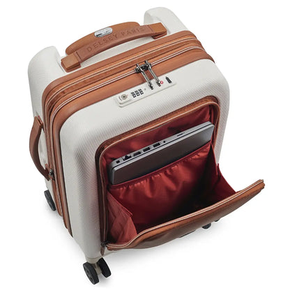 Easy access laptop compartment in front pocket