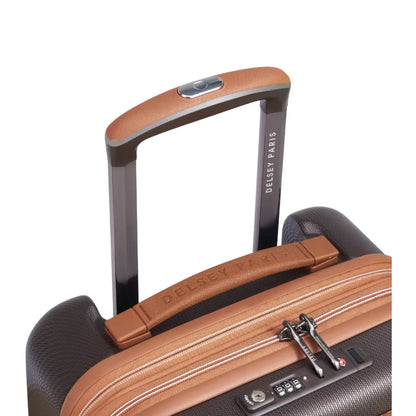 USB port integrated in lock with TSA