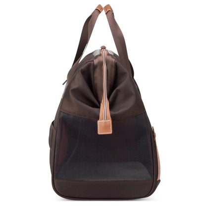 Mesh panels on two sides and on top, allow for adequate ventilation for your pet