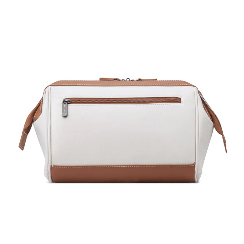 External zipped pocket