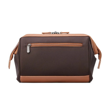 External zipped pocket