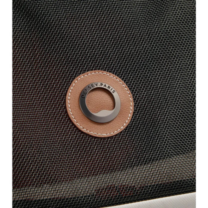 Mesh panels on two sides and on top, allow for adequate ventilation for your pet