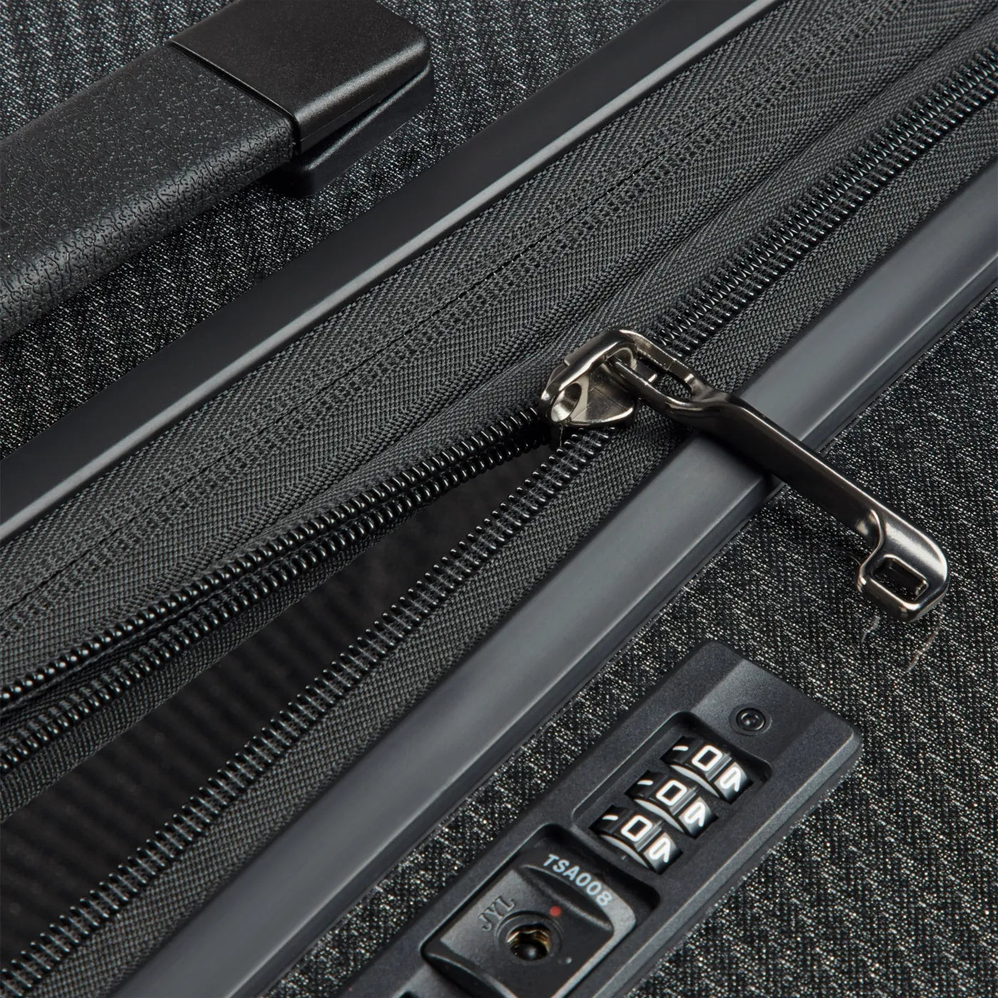 Delsey Helium Ultimate 76 cm 4-Wheel Expandable Suitcase - Anthracite