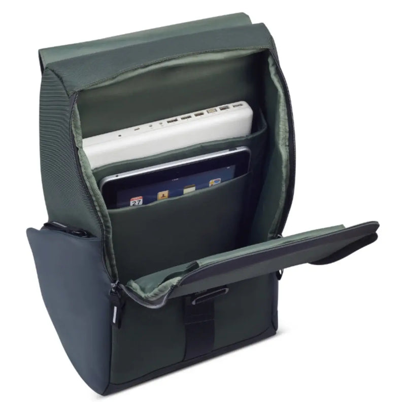 Padded 16" laptop and tablet compartment 