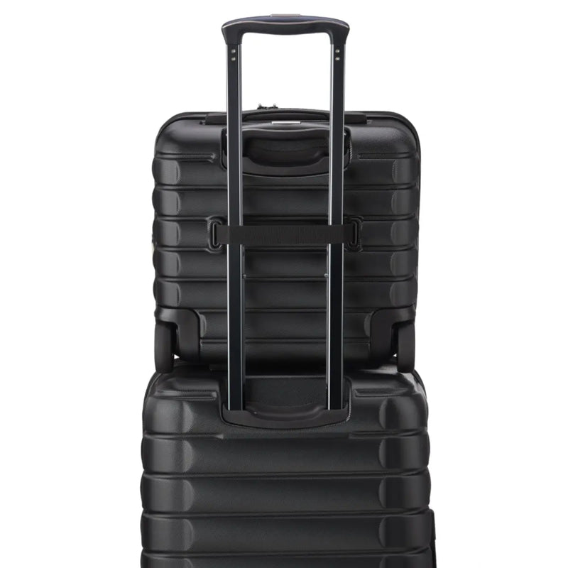 Luggage loop (Luggage is for display purpose only)