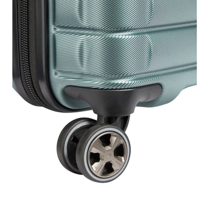 4 x multidirectional spinning wheels