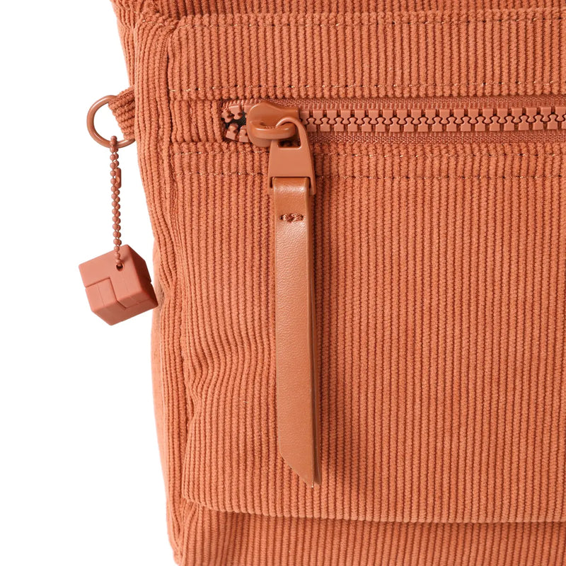 Hedgren EYE Medium Shoulder Bag with RFID Pocket - Corduroy Redwood Burl