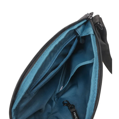 Main compartment with zipped pocket and key hook