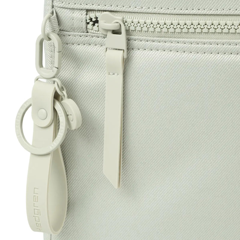 Hedgren LEONCE Small Vertical Crossbody Bag with RFID - Jean Pussy Willow Grey