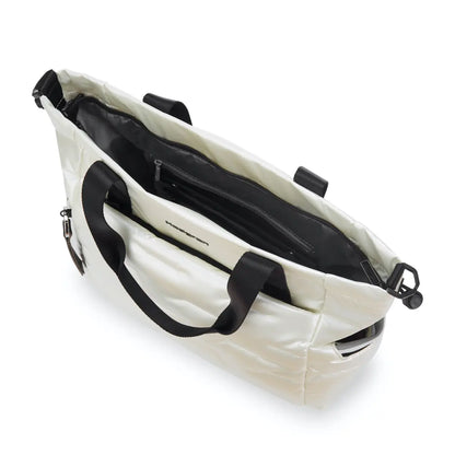 Large main compartment