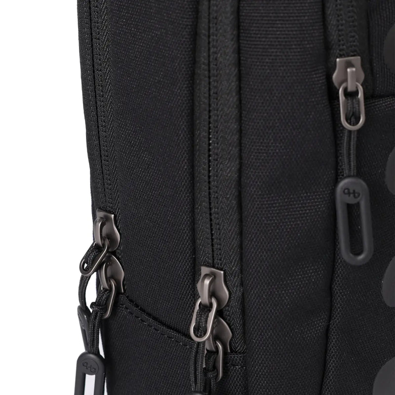 Hedgren RELAX Medium Vertical Crossbody Bag with RFID Pocket - Black