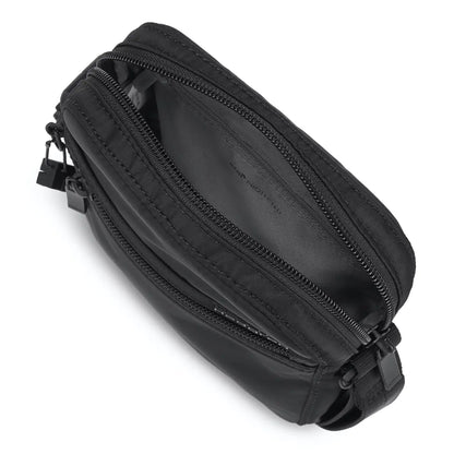 Main compartment with one zipped compartment