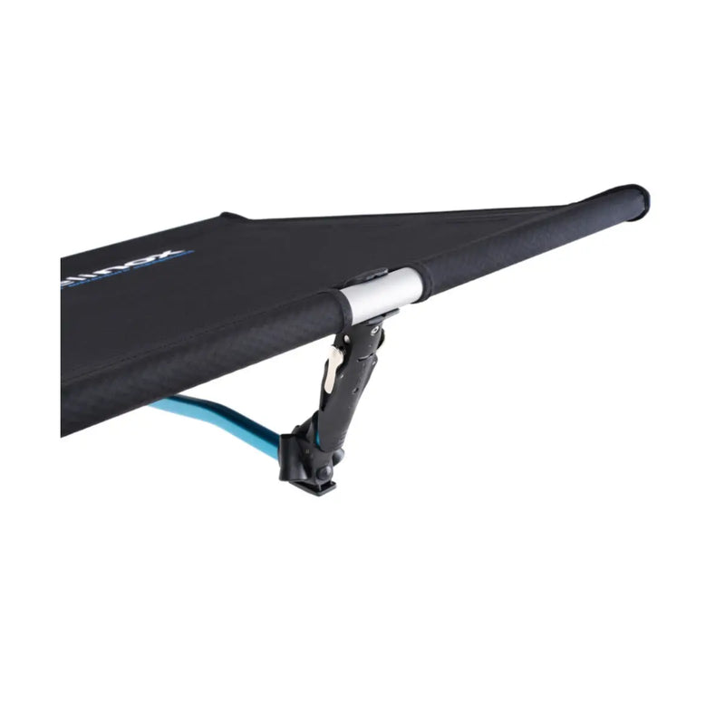 The unique Helinox lever system assembles the bed and tensions the sleeping surface simply and easily