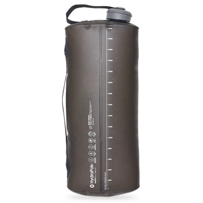 External capacity gauge allows you to track your hydration intake or measure out the contents