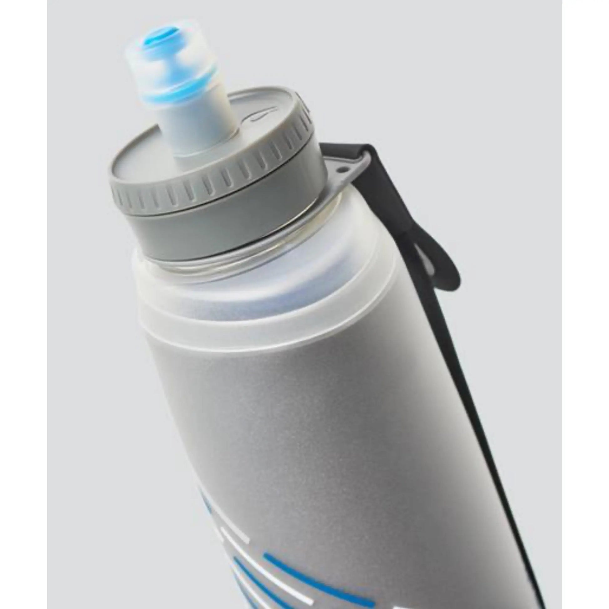 Leakproof, twist-locking cap allows for spill-free transport