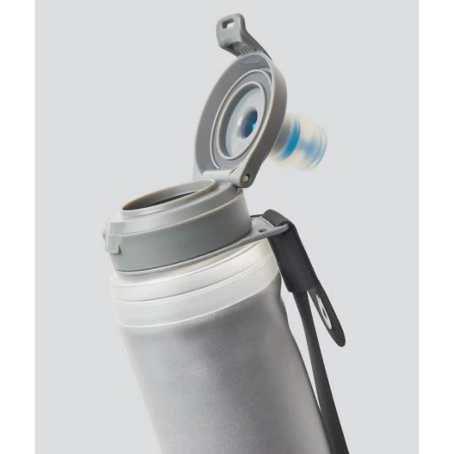 SpeedFill™ cap flips open for quick refills and snaps closed for a spill-proof seal