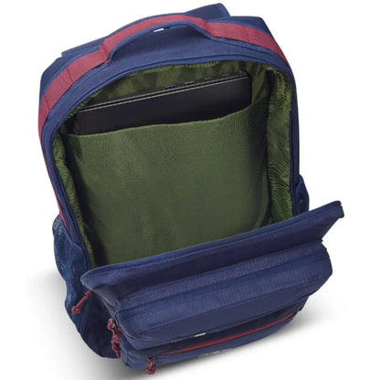 15.6" laptop compartment