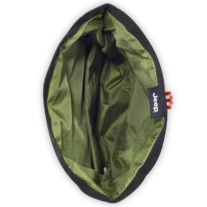 Large main compartment