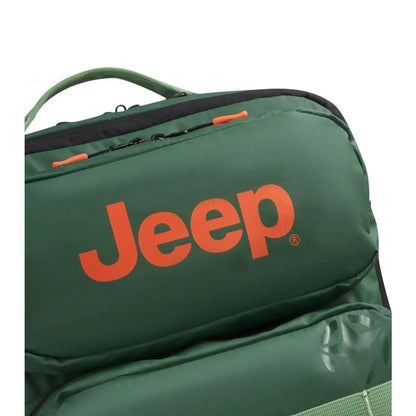 two exterior front pockets for extra essentials