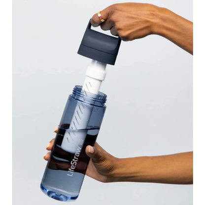 The Carbon filter reduces chlorine, odours and organic chemical matter