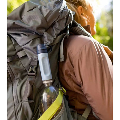 Highly versatile: Screws on to standard water bottles