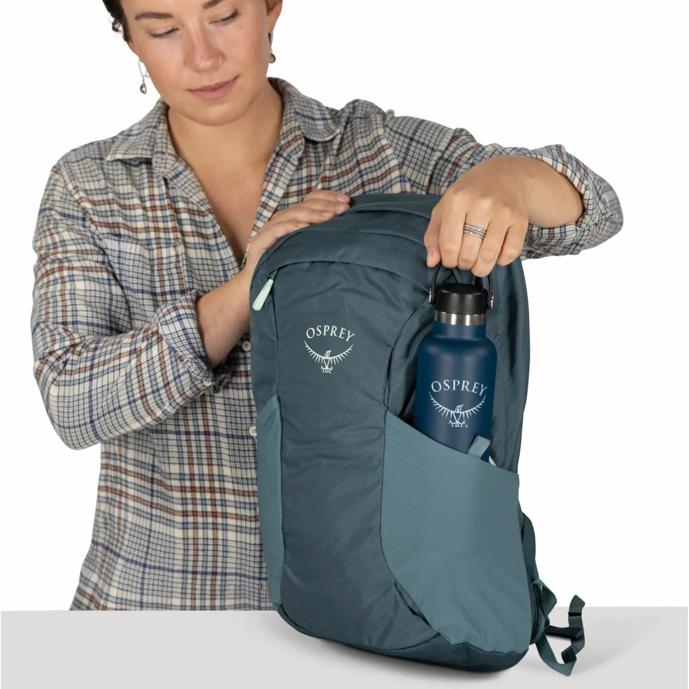 Osprey Farview 70L Women’s Travel Pack with Detachable Fairview Day Pack - Cascade Blue/Torrent Blue