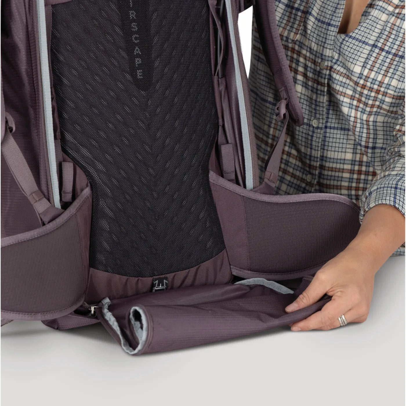 Osprey Farview Women’s 40L Travel Pack - Graphite Purple