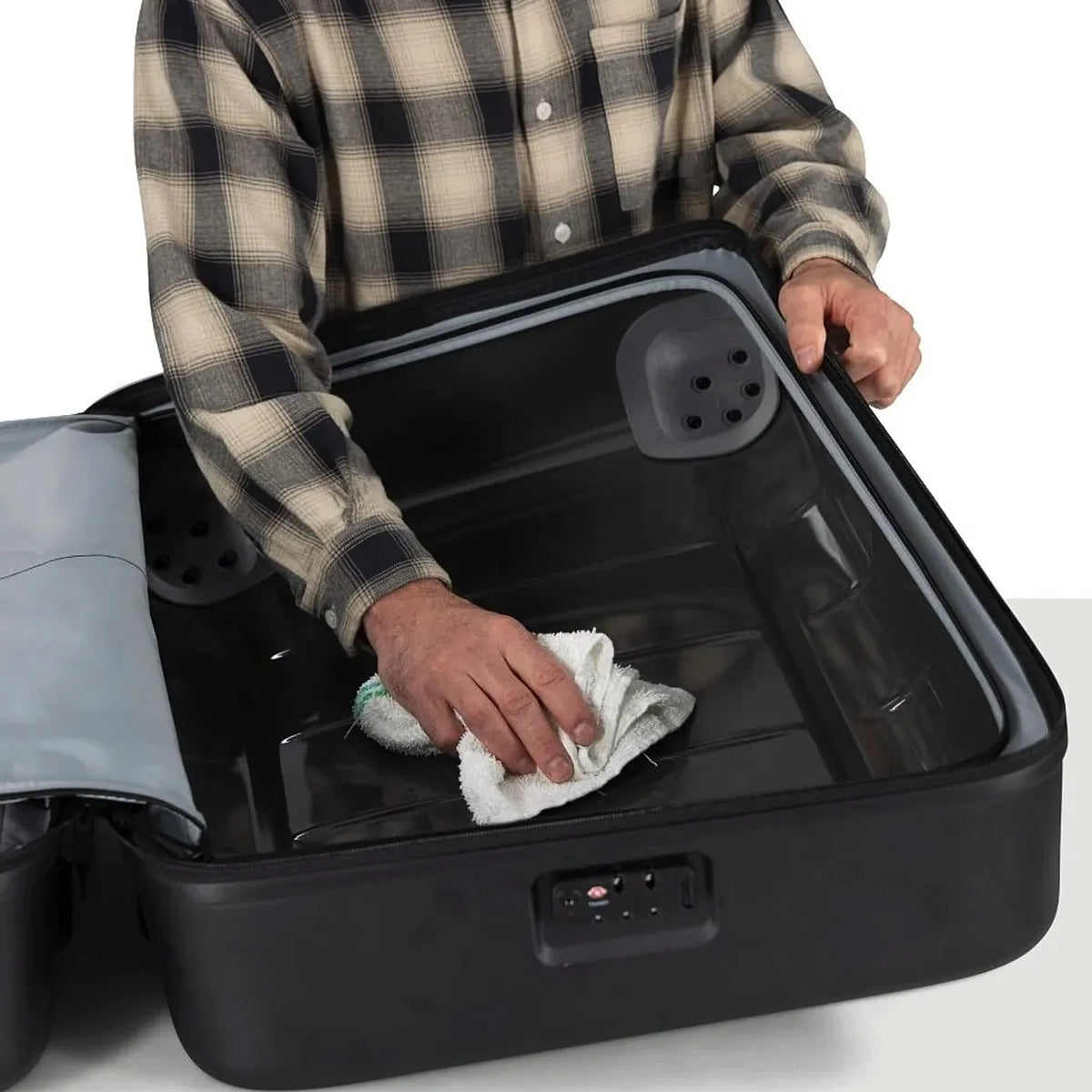 Osprey Ozone 100 - 75 cm 4-Wheel Luggage - Black
