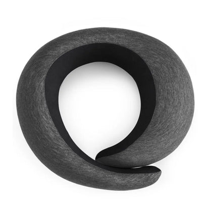 Unlike U shaped pillows, GO offers total neck support thanks to its unique 360° design