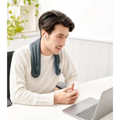 It’s your go-to neck and shoulder heat wrap for calming comfort you can use again and again