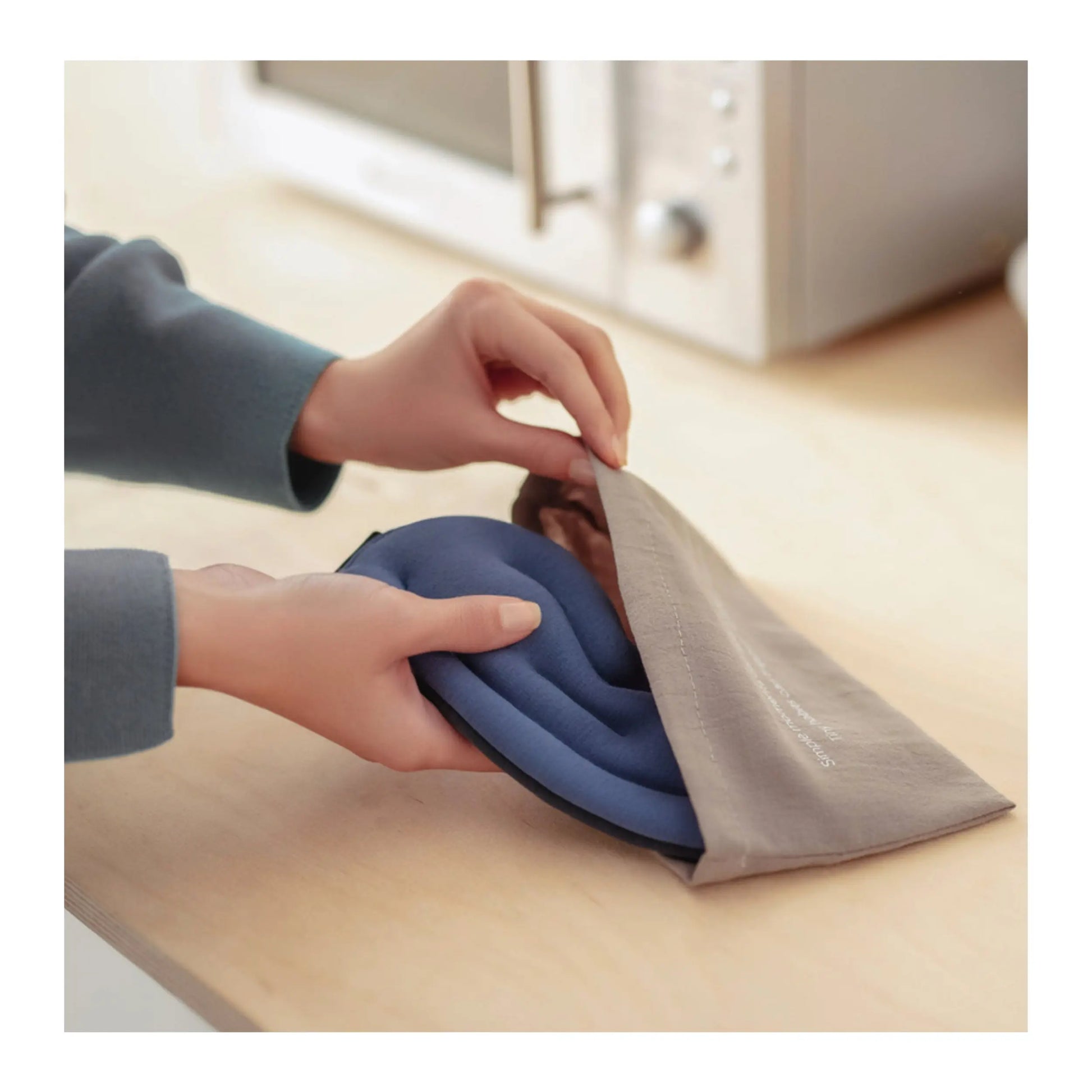 Use the included protective cotton bag to microwave for wearable warmth