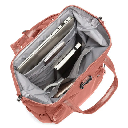 Internal pockets to keep your gear organised