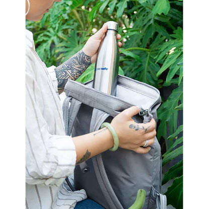 Large main compartment