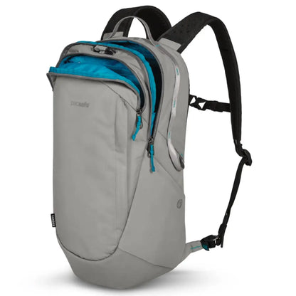 Side pockets for smaller items