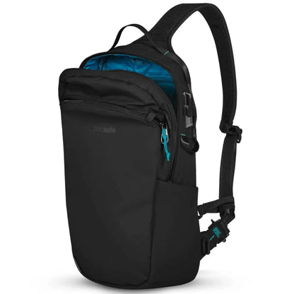 Separate compartment for water bladder