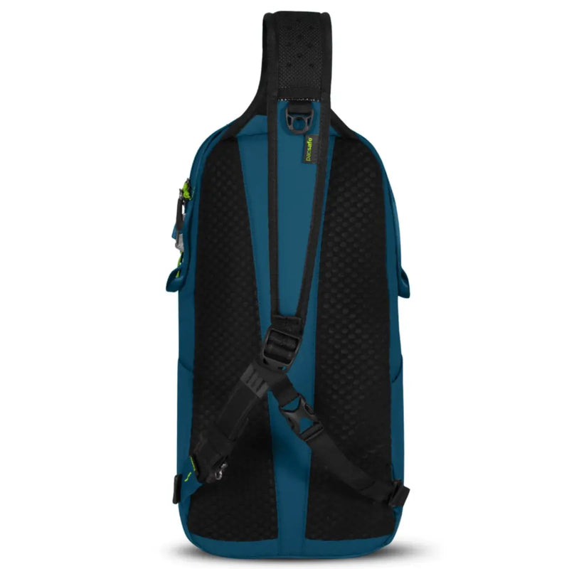 Three-point strap attachment for carrying comfort