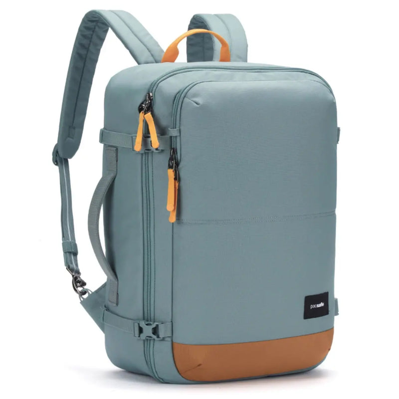 Can be worn 2 different ways, as a backpack or duffle