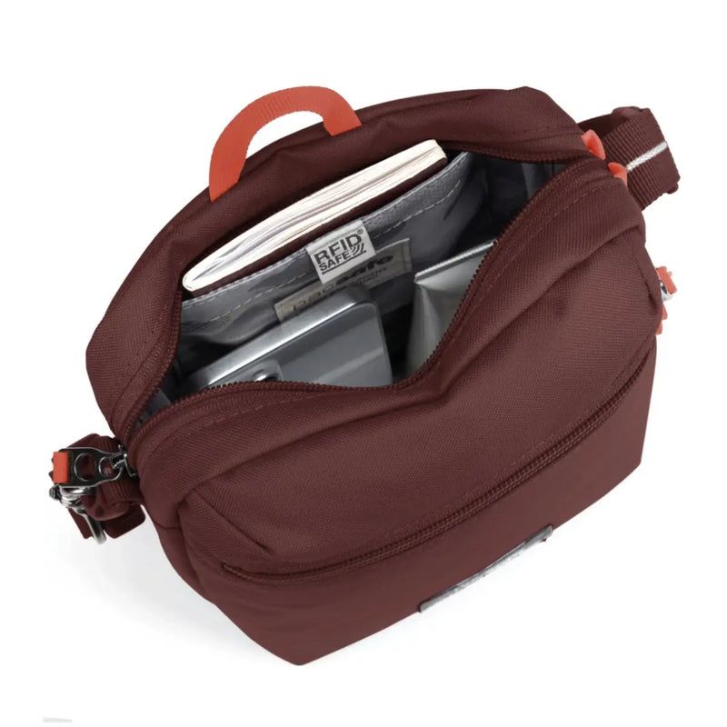 RFID blocking pocket protects your credit cards and passport against unwanted scans