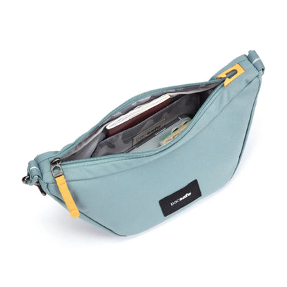 RFID blocking pocket protects your credit cards and passport against unwanted scans