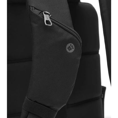 Quick access zipper pocket on the shoulder strap 