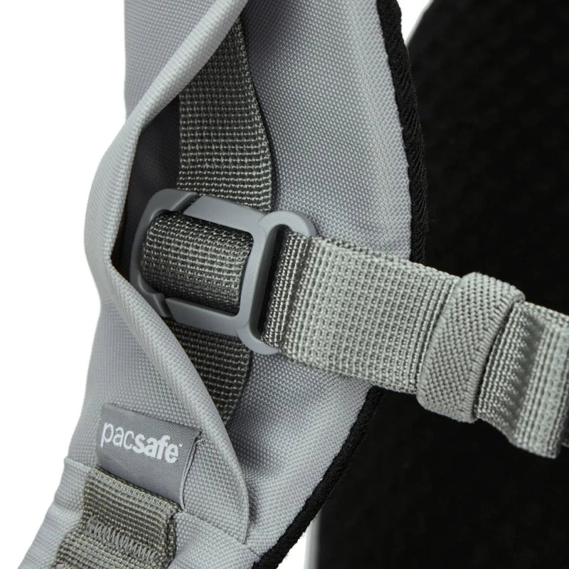 Pacsafe V Tour 26L anti-theft detail