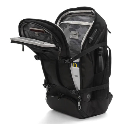 Internal pockets to keep your gear organized