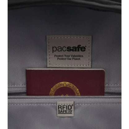 RFIDsafe™ blocking pockets and material
