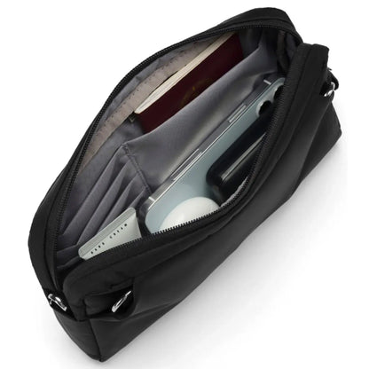 4 card slots to hold your ID, credit cards, transport card, hotel key card etc.